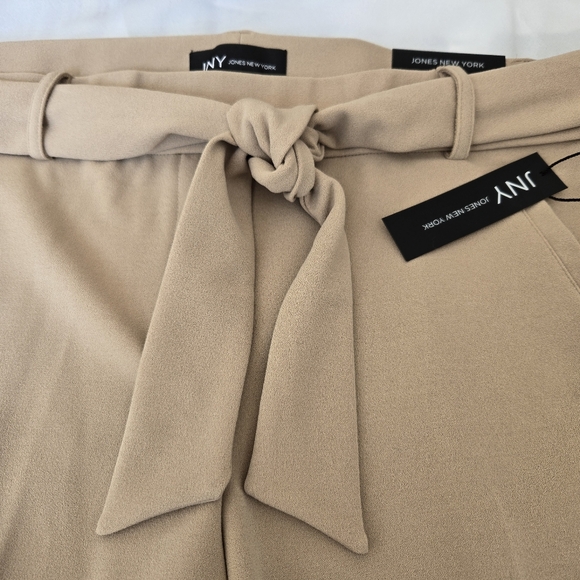 Jones New York Women's Size 1 X beige dress pants. NWT - Picture 2 of 10